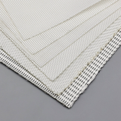 Sức mạnh Vải Geotextile dệt 50m-100m Chiều dài 5.2m Độ rộng CBR Sức mạnh đâm ≥12KN Hoàn hảo cho các dự án xây dựng