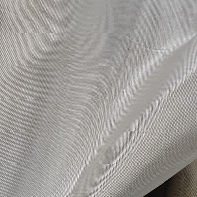 Vải Geotextile dệt công nghiệp được thiết kế để ngăn ngừa xói mòn đất và di dời tổng hợp trong các ứng dụng cơ sở hạ tầng