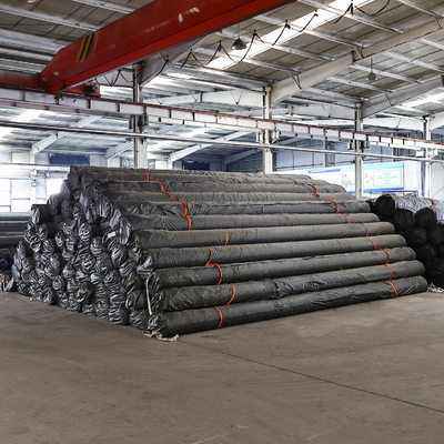 Màn 1mm Hdpe Liner mịn trong khi phá vỡ ≥ 700% Hàm lượng Carbon Black 2,0-3,0% Để chứa chất thải