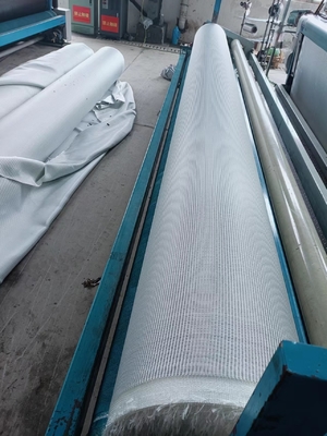 Sức mạnh Vải Geotextile dệt 50m-100m Chiều dài 5.2m Độ rộng CBR Sức mạnh đâm ≥12KN Hoàn hảo cho các dự án xây dựng