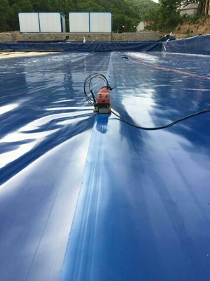 Bể bơi HDPE Geomembrane Vải lót 1.5mm Blue Landfill