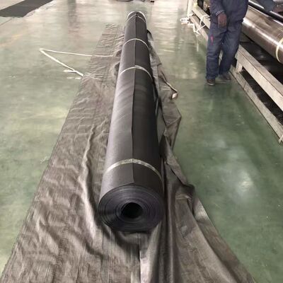 Màng chống thấm HDPE có độ bền kéo ≥15MPa, chiều rộng từ 1 đến 12 mét, chỉ số oxy ≥30%, màng chống thấm bền