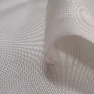 CBR Sức mạnh đâm ≥12KN Dệt may PET PP được thiết kế để cung cấp sức mạnh và kéo dài 10% hoàn hảo cho công nghiệp