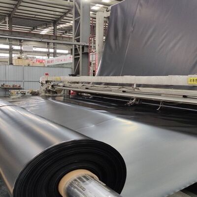 Màng địa kỹ thuật HDPE trơn chống tia UV dày 1.5mm cho hồ chứa thủy lợi nông nghiệp