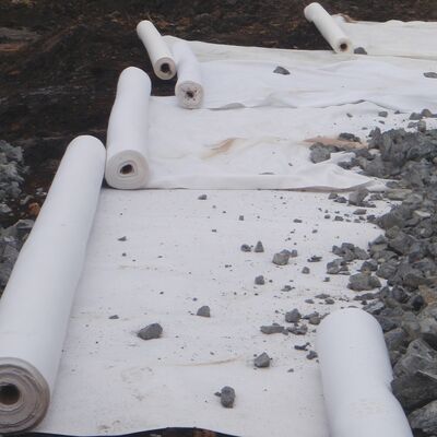 Vải địa kỹ thuật không dệt sợi polypropylene dùng để phân cách nền đường tạm