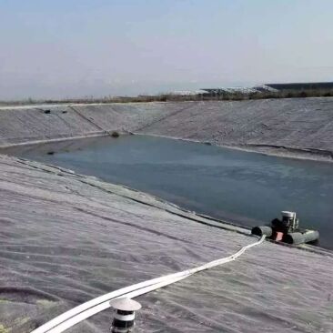 Lớp lót geomembrane HDPE an toàn cho cá cho hồ chứa tưới nông nghiệp
