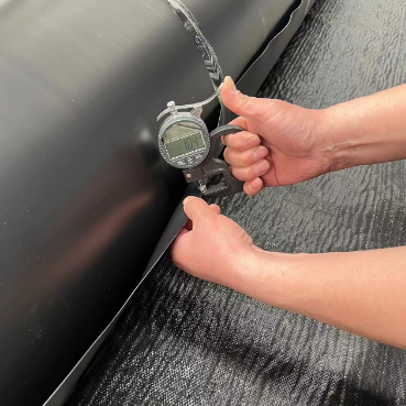 Lớp lót màng địa chất HDPE khai thác khó khăn cho đập chất thải và lưu vực bùn thải