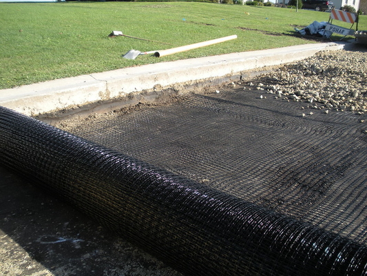 Geogrid sợi thủy tinh được phủ polymer cho các ứng dụng Warp Biaxial trong cuộn 50m-100m