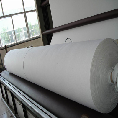 Vải địa kỹ thuật dệt 150-50kn 320gsm cường độ cao được gia cố